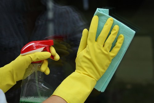 House cleaning service for a flat in N1