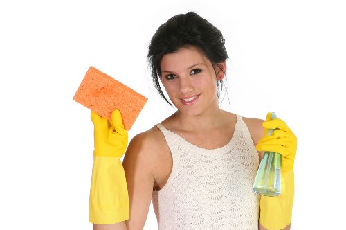 Local façade cleaning service for mixed-use buildings in N1