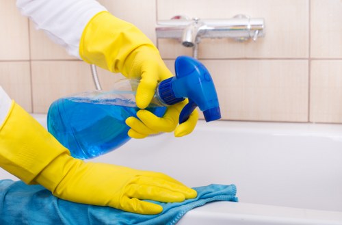 Deep cleaning kitchen and bathroom in N1
