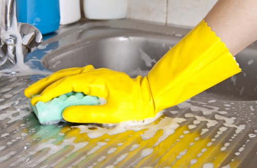 Detailed bathroom deep cleaning service in N1