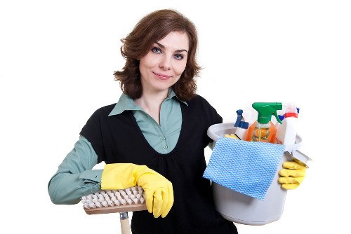 Carpet cleaning process for removing dirt from carpet fibers